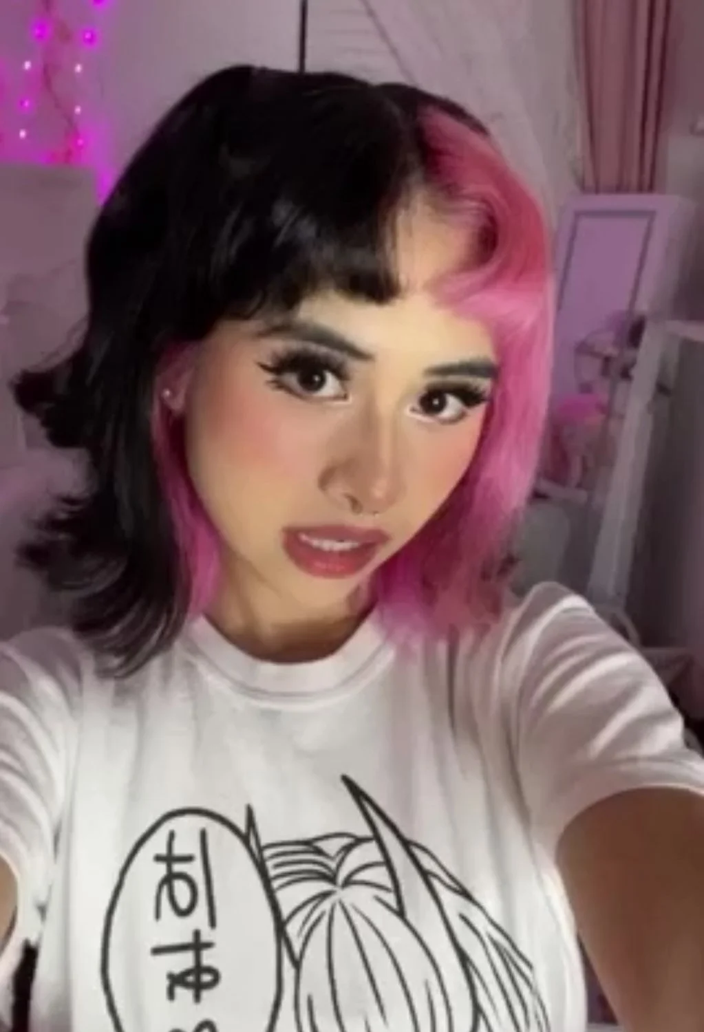 Hot emo shows off main image