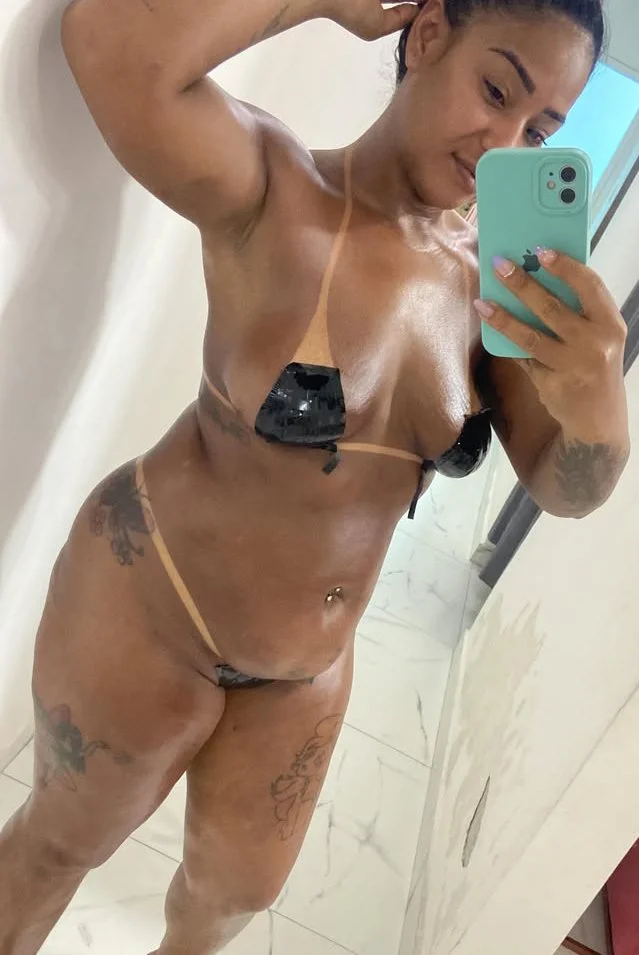 Monique morena putinha gostosa do insta image 8