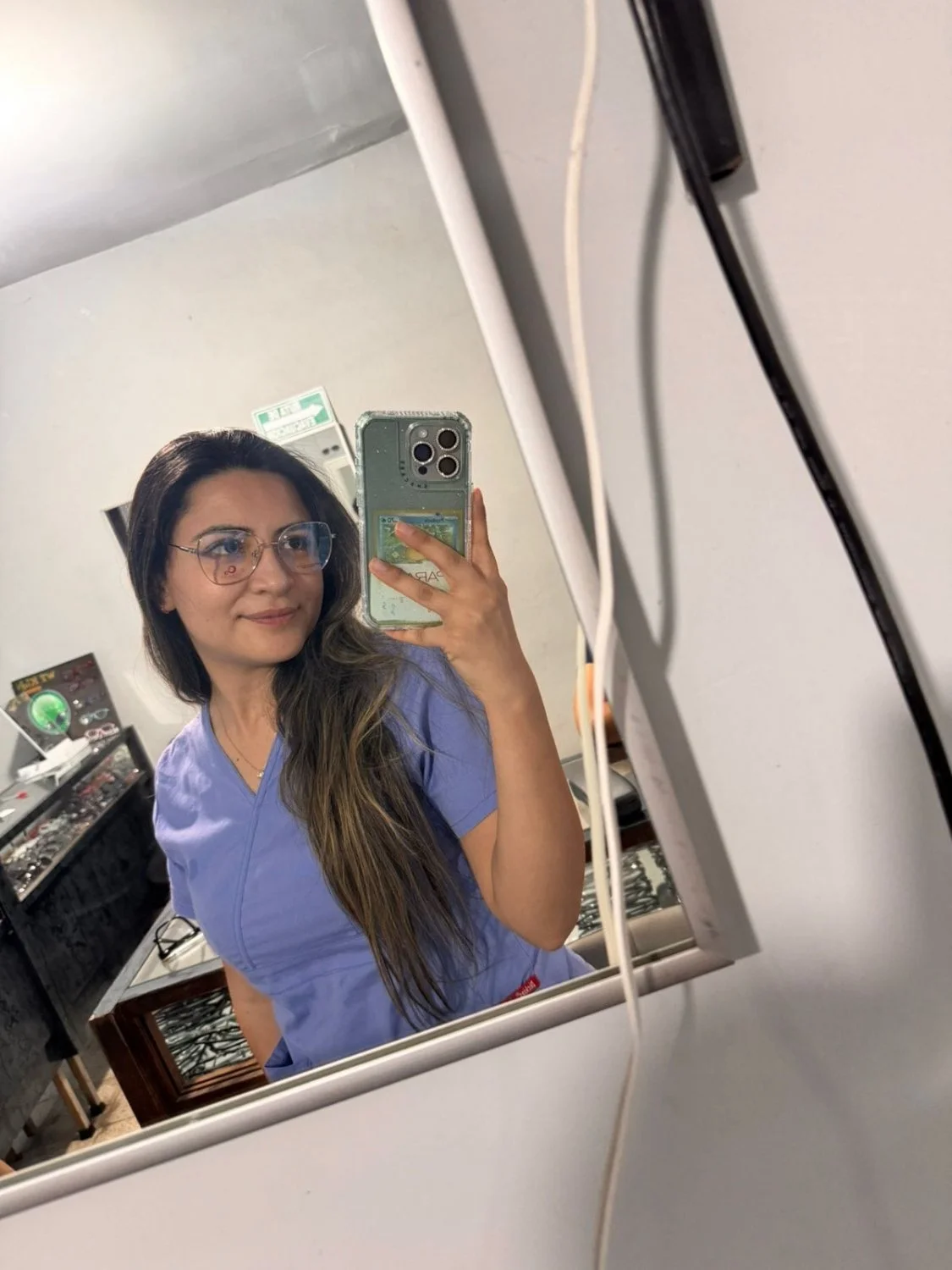 Alondra doctora putita infiel enseñando las tetas y los calzoncitos image 48