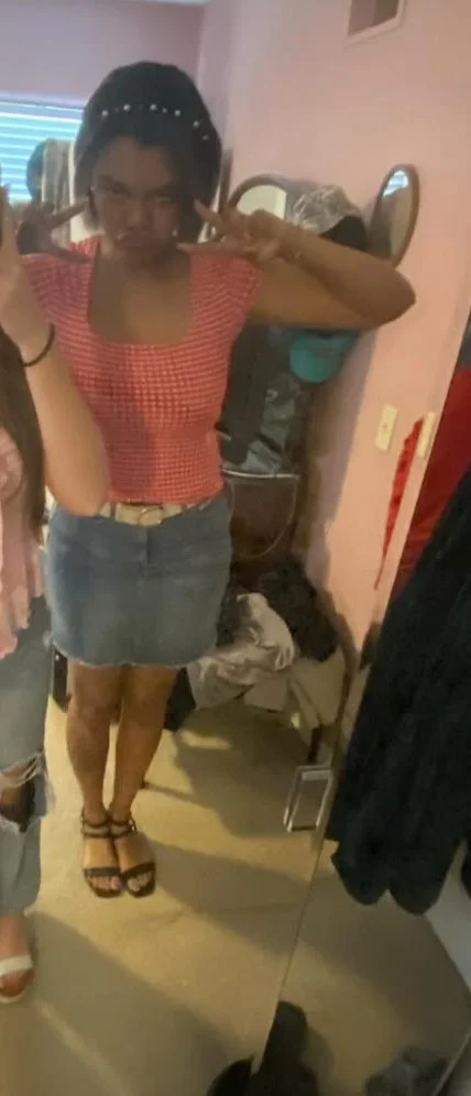 Cum cow Luz wants to be taken and milked. image 2