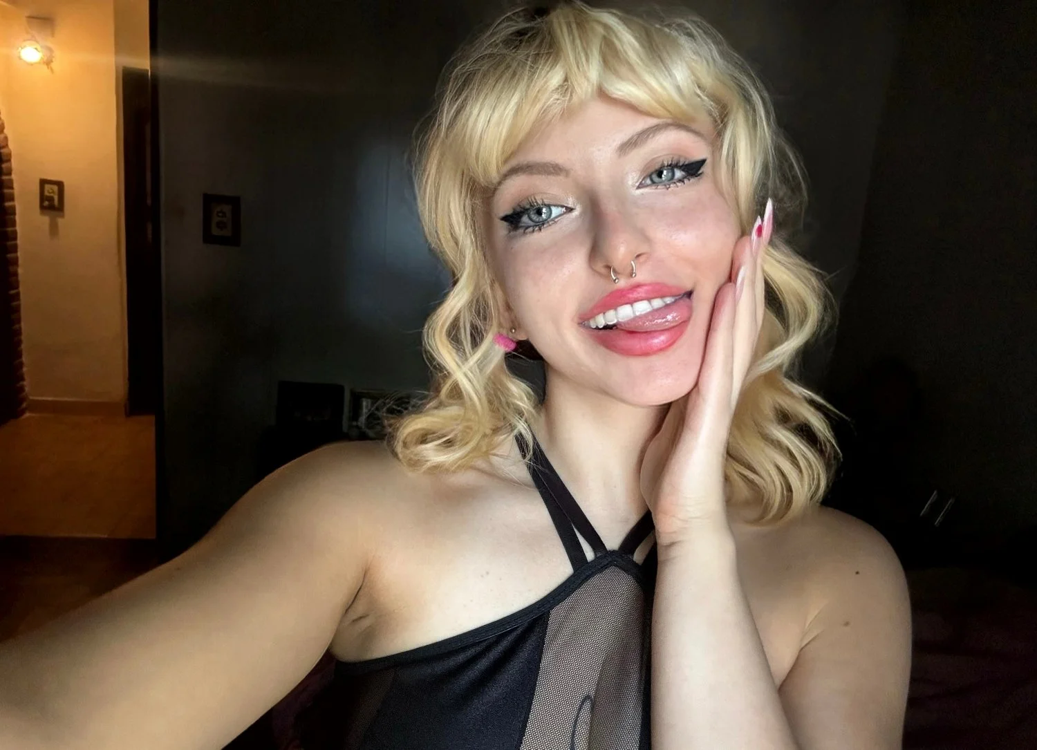 I need to be used, who’s going to take care of this slut main image
