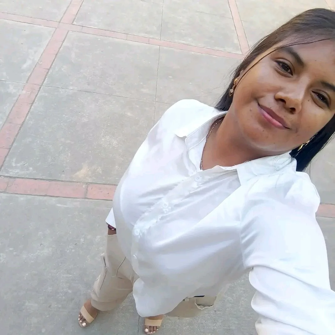 Valenciana venezolana muy caliente tetona image 3