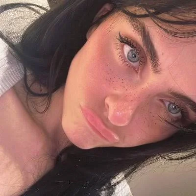 Green Eyed Brunette Masturbates In The Bathroom image 3