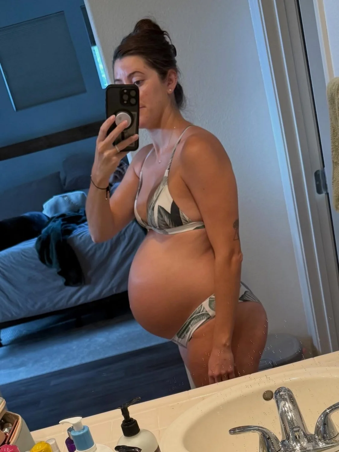 Kayla image 40