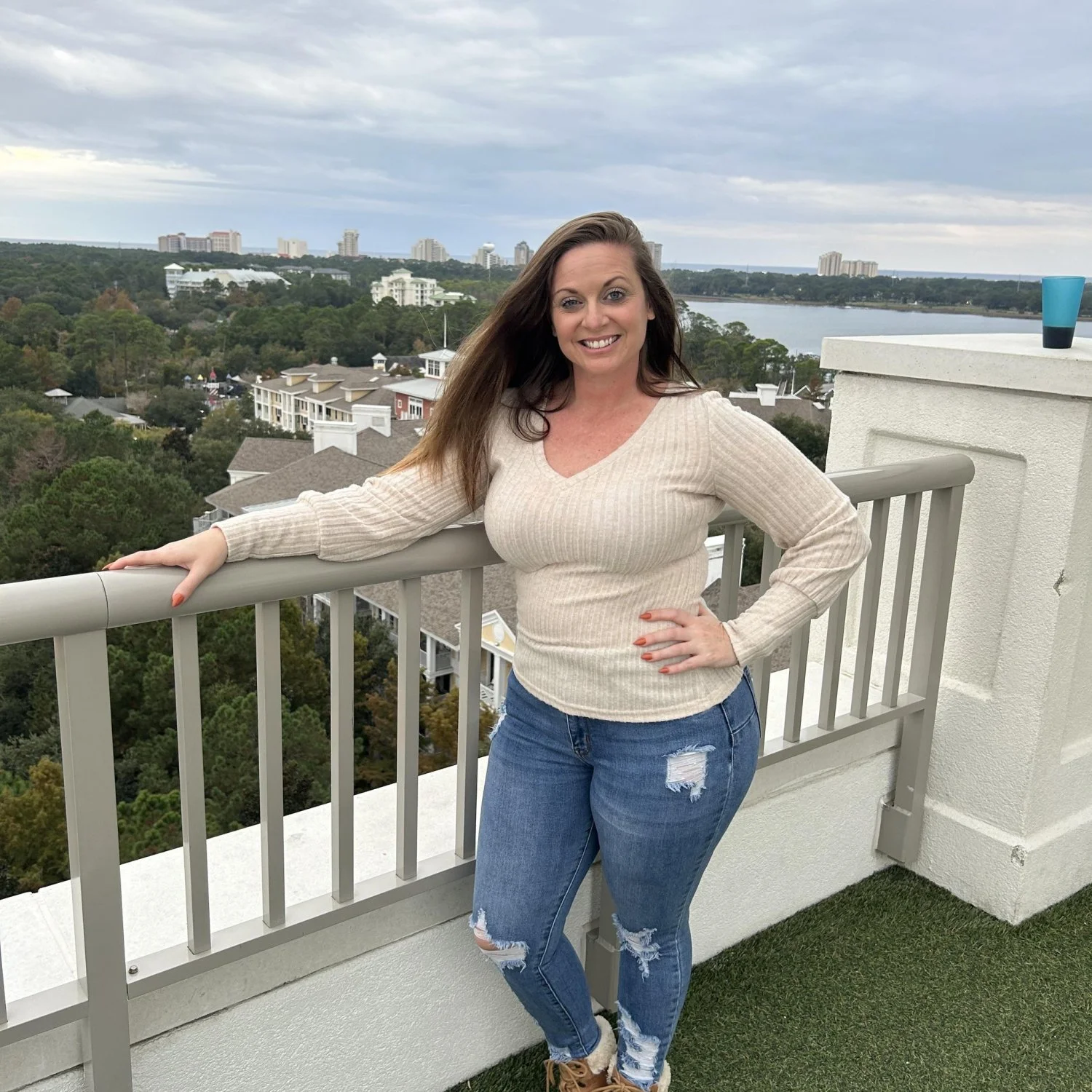 Cum tributes needed for Gorgeous Pawg Milf image 4