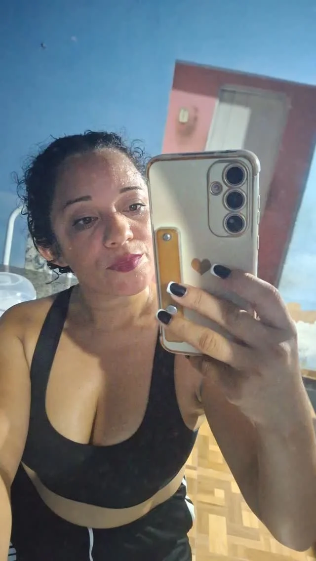 ẞªñdrä MILF gostosa image 21
