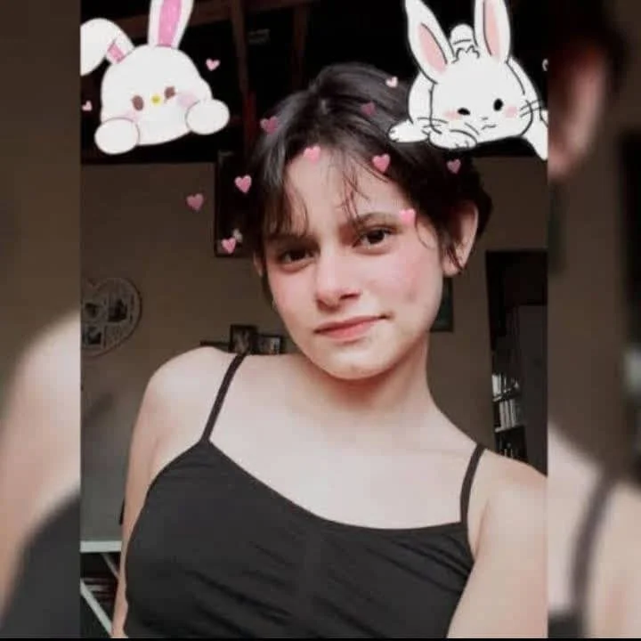 Vazou a prima de 19 anos main image