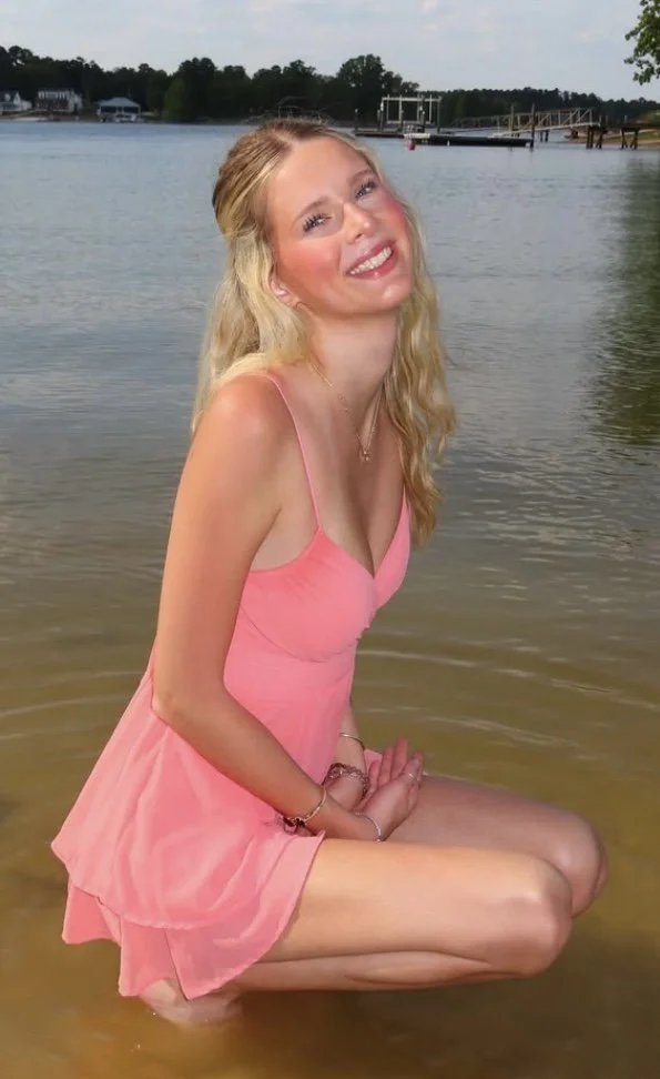 Blonde bombshell is a tall and thin IRL baddie image 6