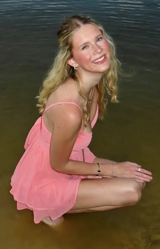 Blonde bombshell is a tall and thin IRL baddie image 8
