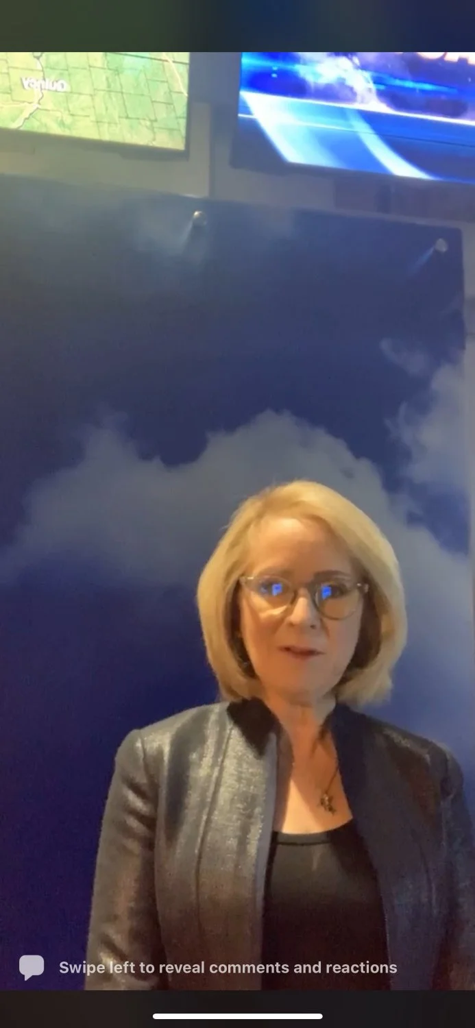 GILF weathergirl Tracy image 15