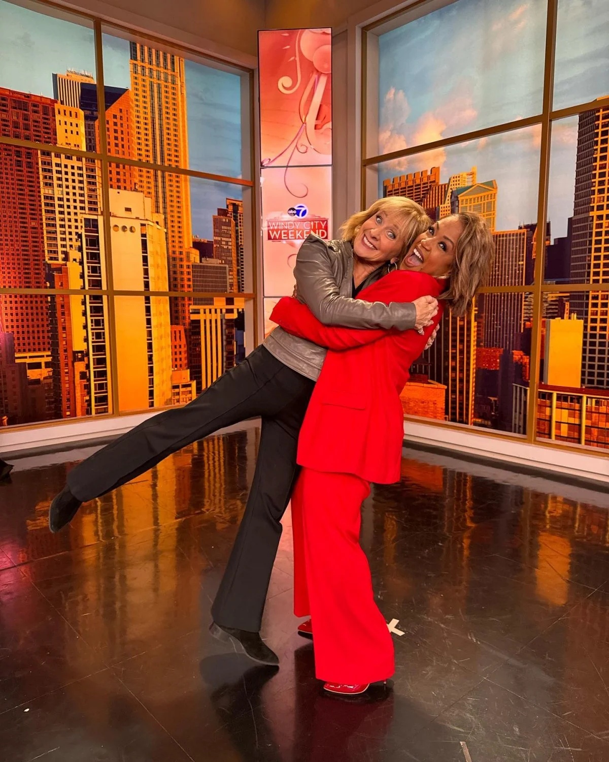 GILF weathergirl Tracy image 9