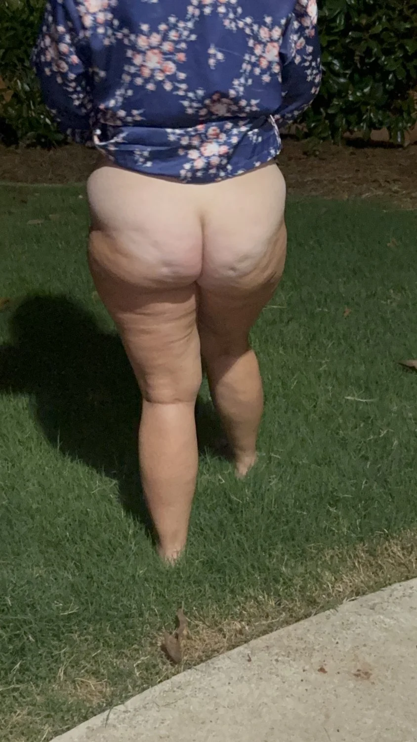 Jaime cox from Helena Al pissing image 2