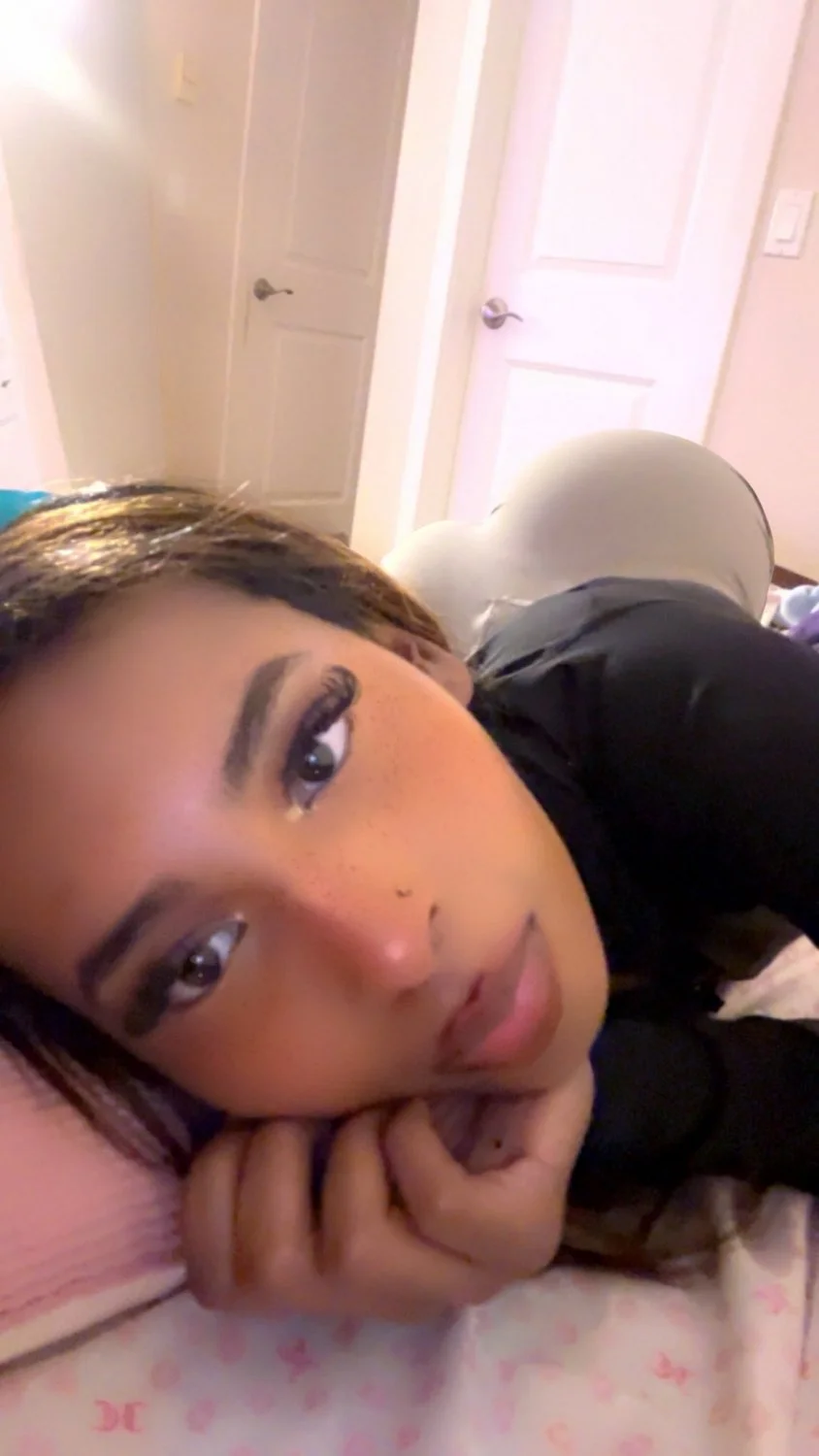 Girlfriend so sexy I want someone to fuck her while I watch.Dm for more of her and tribs image 3