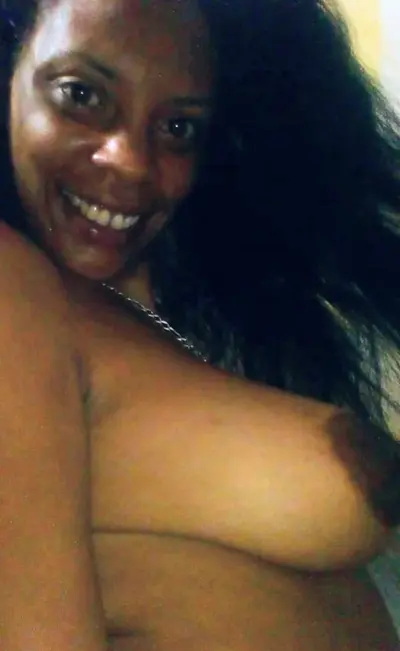 REGRESE CON UNAS FOTOS BIEN CACHONDAS PARA QUE SE LES PONGA DURA LA VERGA Y ME DEN SU LECHITA 😍 cover image