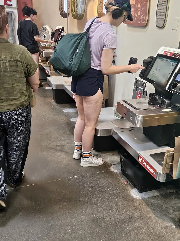 thick pawg snowbunny image 4