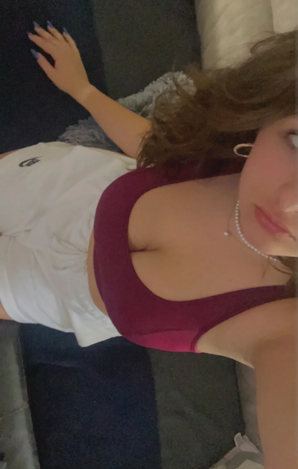 Tous ensemble pour les énormes seins de Kelly 19 ans image 10