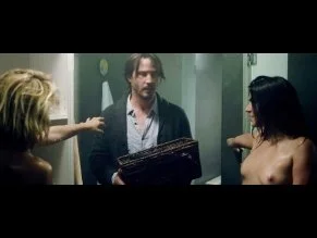 amateur threesome of Ana and Keanu Reeves image 17