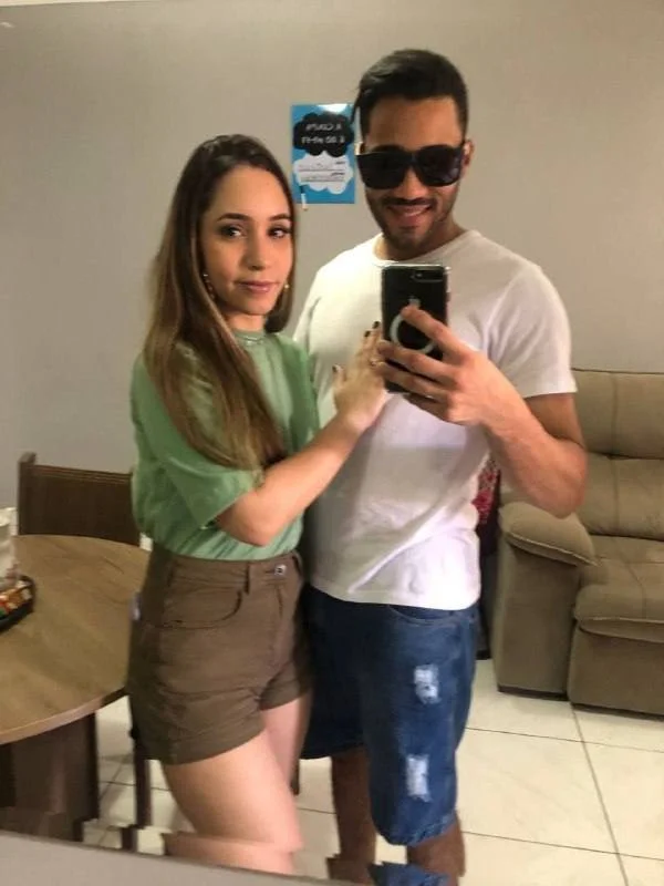 estagiaria gostosa vazou sentando gostoso na pica do amante e deixou gravar! putinhas, safadas, novo main image