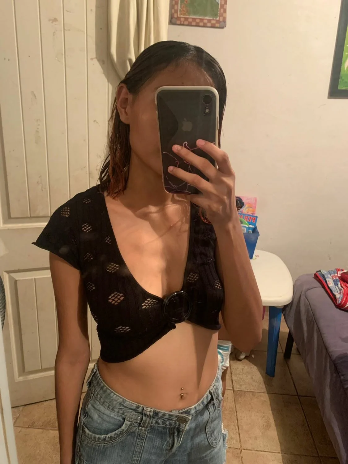 Le encanta enseñar sus ricas tetas a la putita de Lesli Michel 🤭 main image