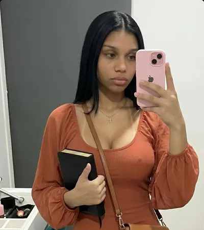 Crentinha gostosa 😈🔥🤤 cover image