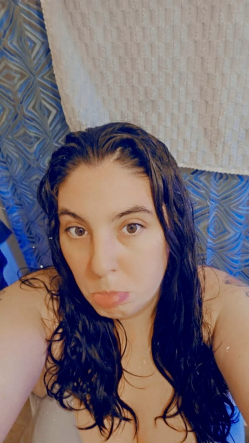 Carolanne W image 6