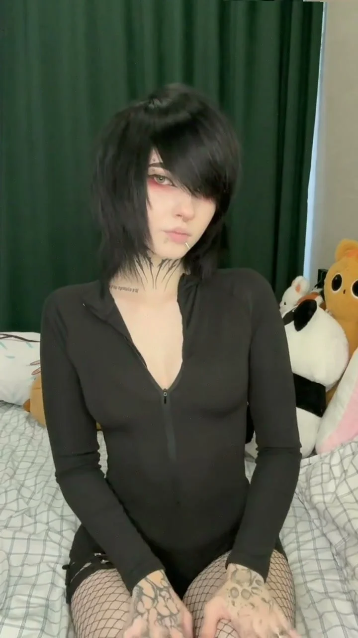 🔞 Hot curvy busty nude pussy eating pussy 😈🍑 Check OF now image 4