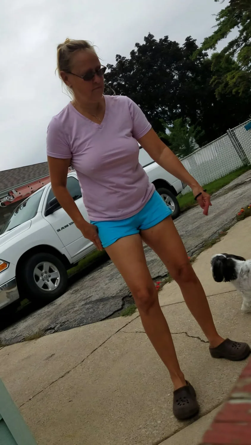 Braless Lori image 16
