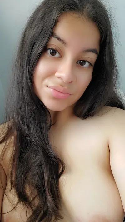 Busty Latina Teen Snap cover image