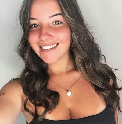 Thamires caiu na net se exibindo cover image