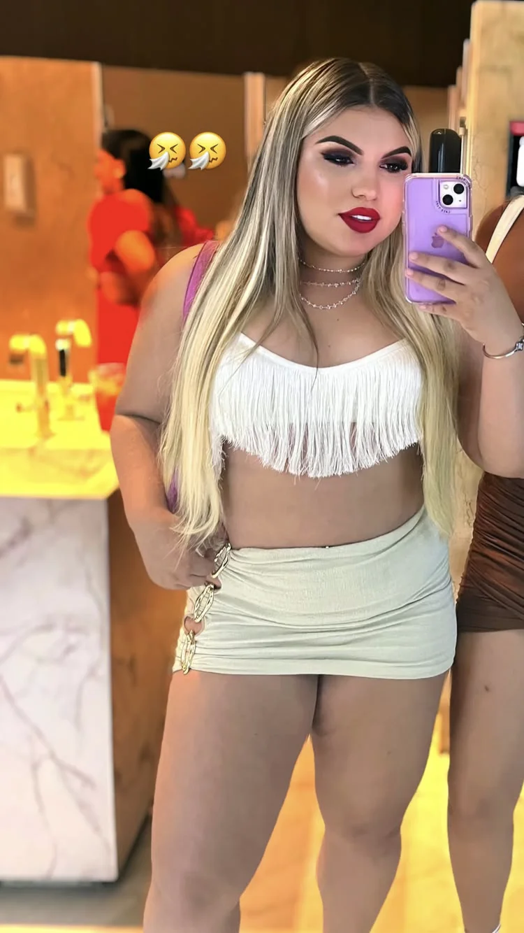 Gordinha loira gostosa image 2