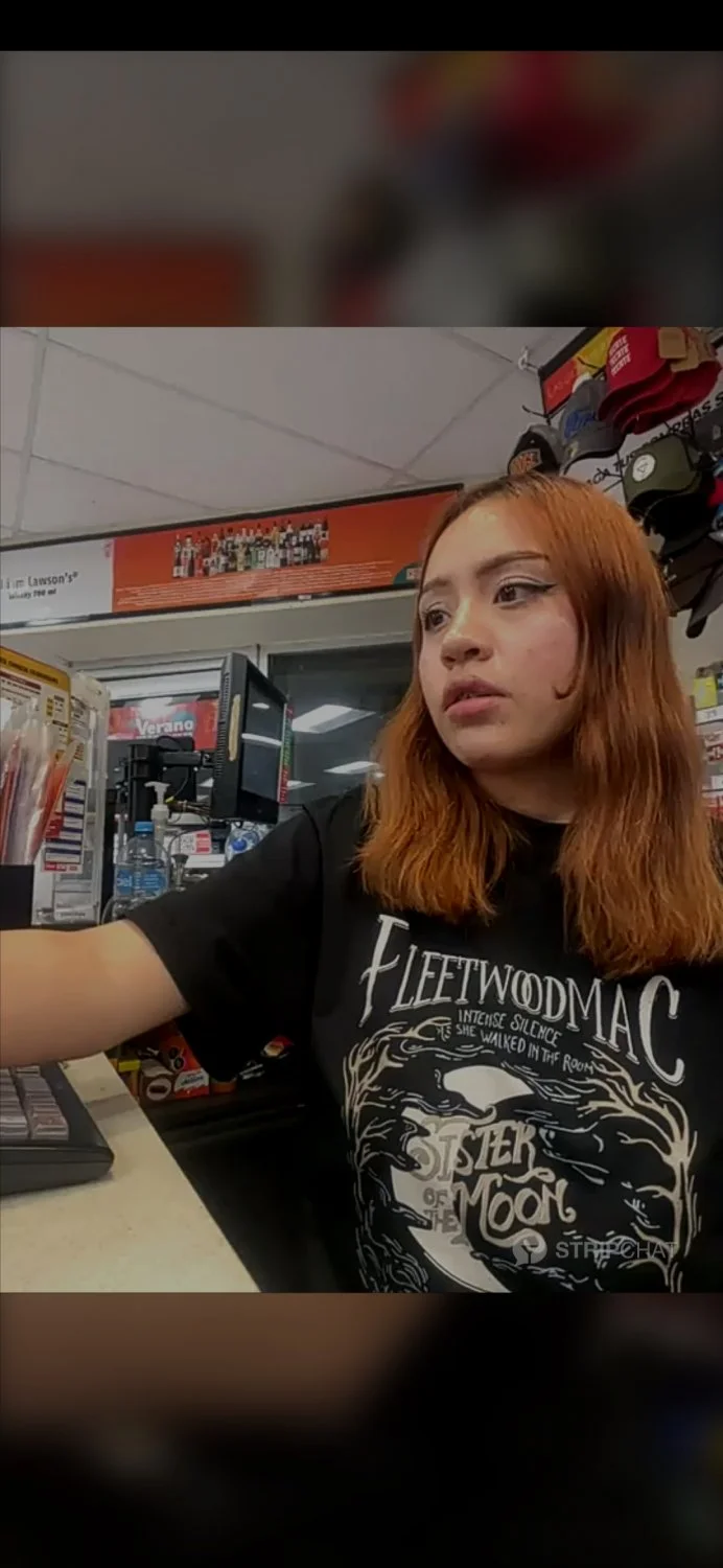 Chica del Oxxo enseñando tetas y panocha parte 1 image 14