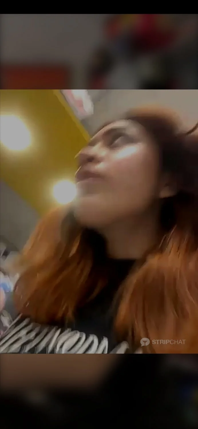 Chica del Oxxo enseñando tetas y panocha parte 1 image 17