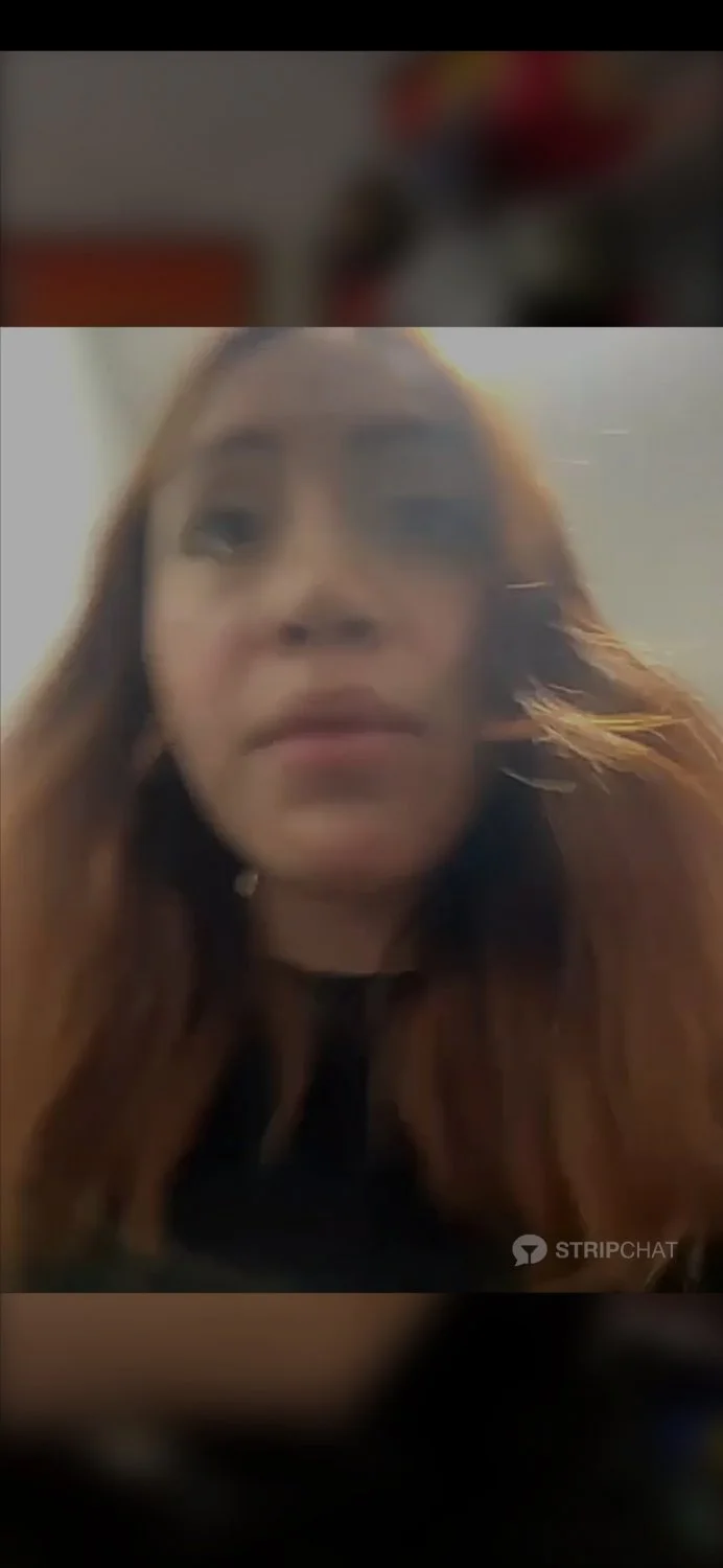 Chica del Oxxo enseñando tetas y panocha parte 1 image 3