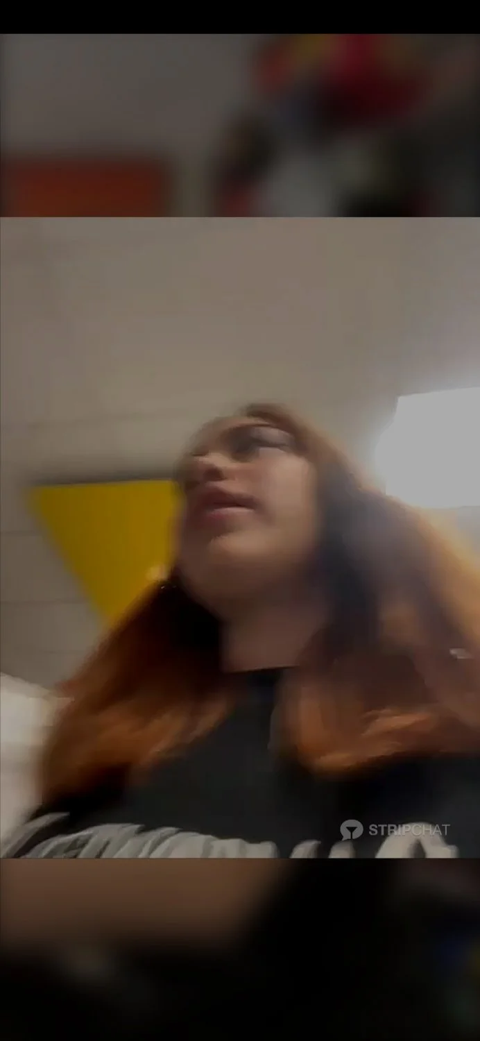 Chica del Oxxo enseñando tetas y panocha parte 1 image 6