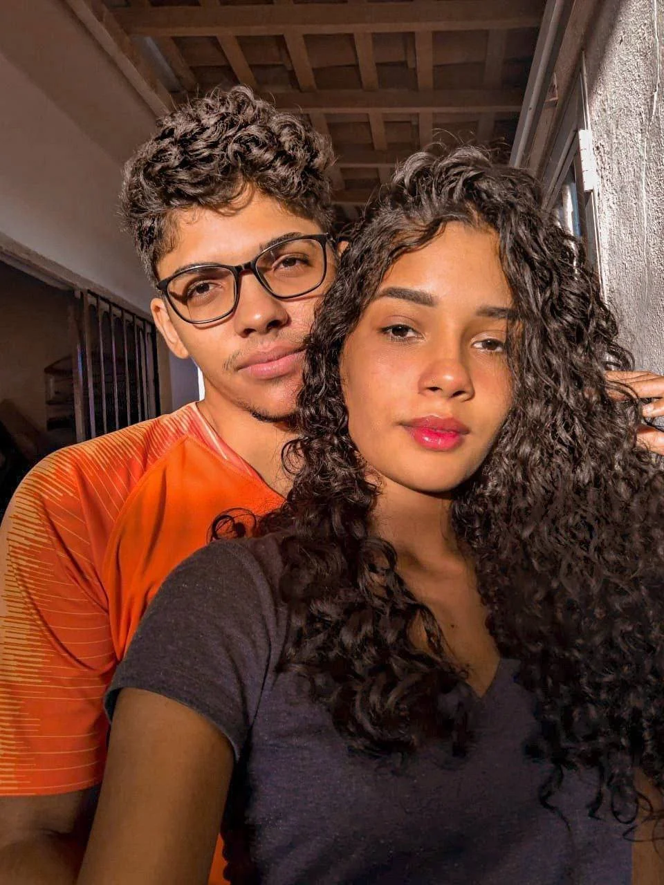 novinha cacheada dando gostosinho main image