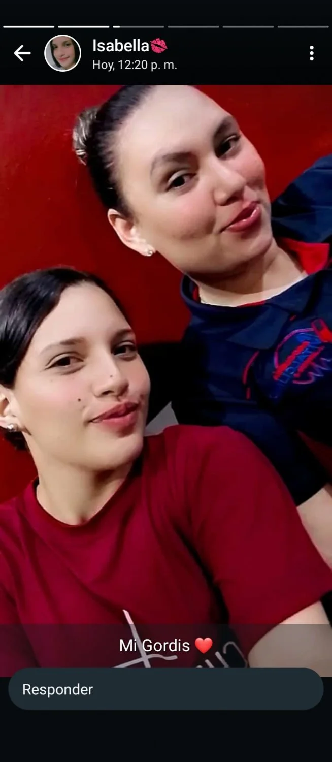 Mi amiga se traga toda la leche de mi marido image 1
