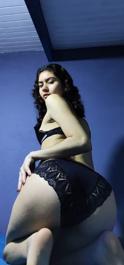 Blanquita peludita exhibiéndose 🔥😏 image 5