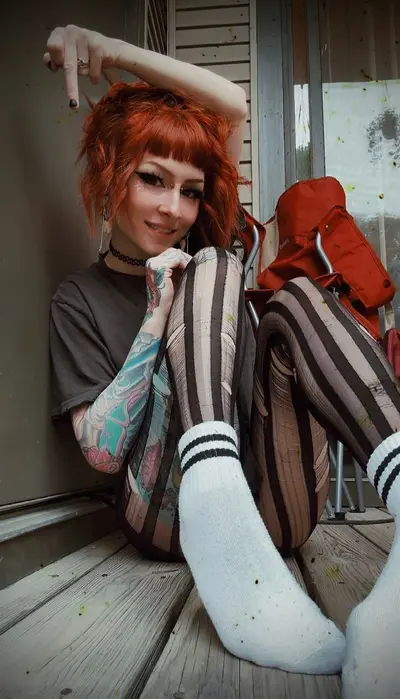 Love my feet, beta loser cover image