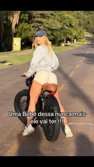 Fonseca Virginia - melhores fotos que achei dessa rabuda cover image