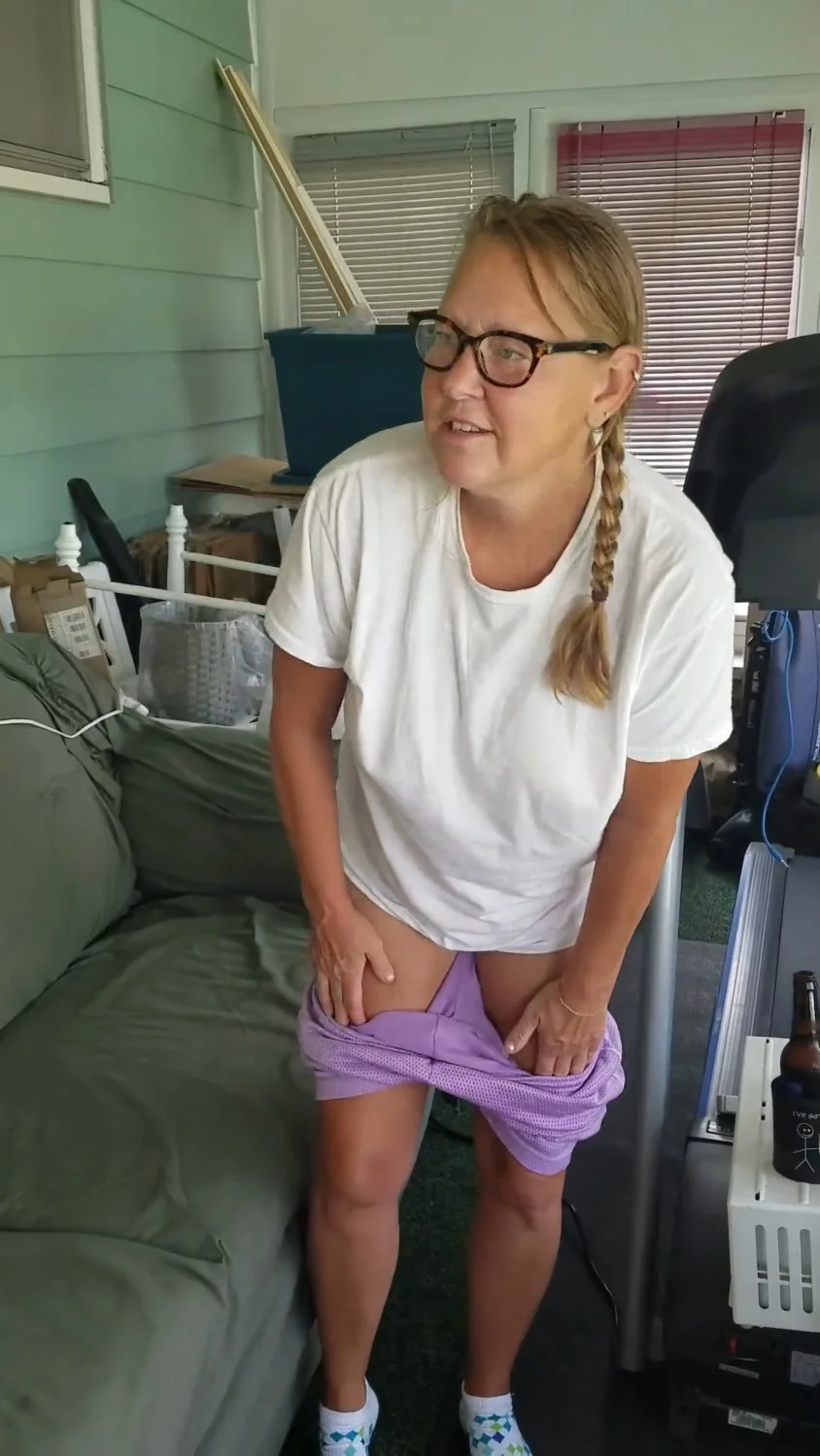 Lori loves to flash her natural tits image 1