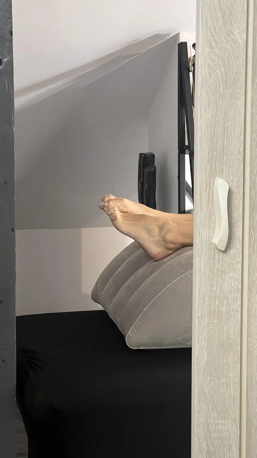 Wife foot slut exposed image 15