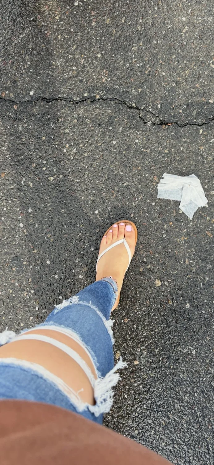 Latina gf pretty feet she sends me pics everytime she gets them done main image