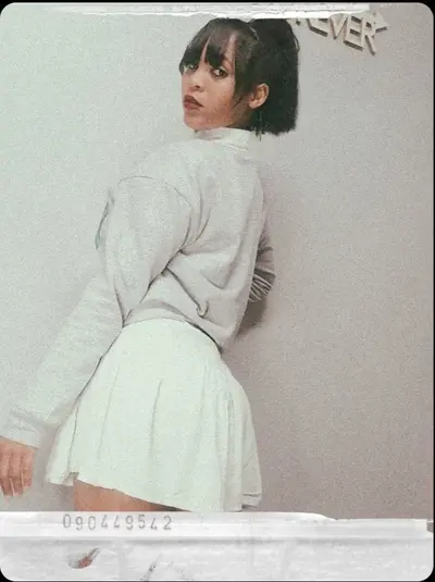 LianaxLi cover image