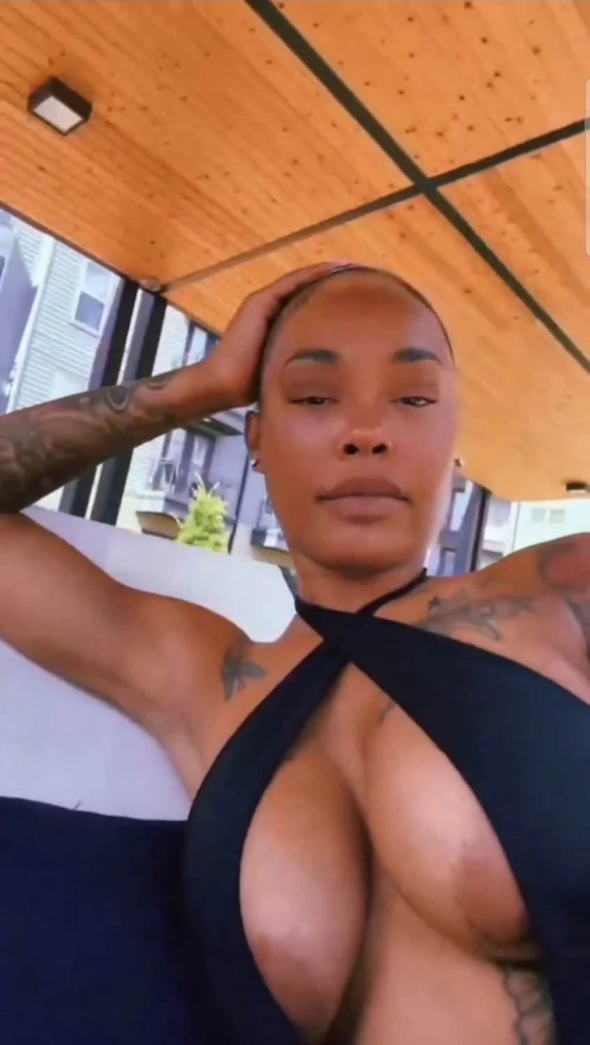 Thot nipslips on IG live image 2