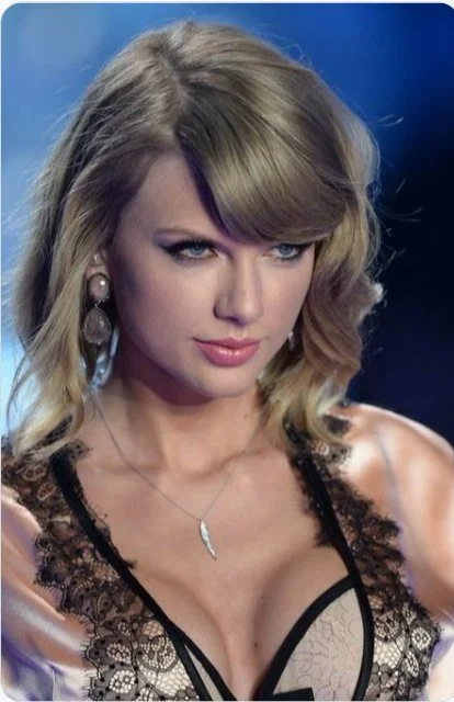 T(ai)ylor - AI photo - #6 image 37