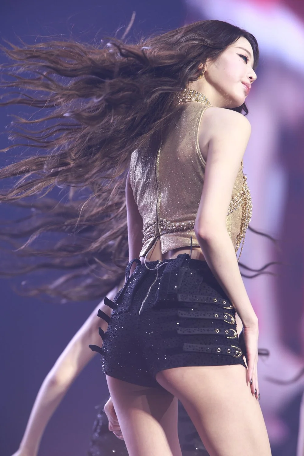 Wonyoung has a very tight big ass image 3