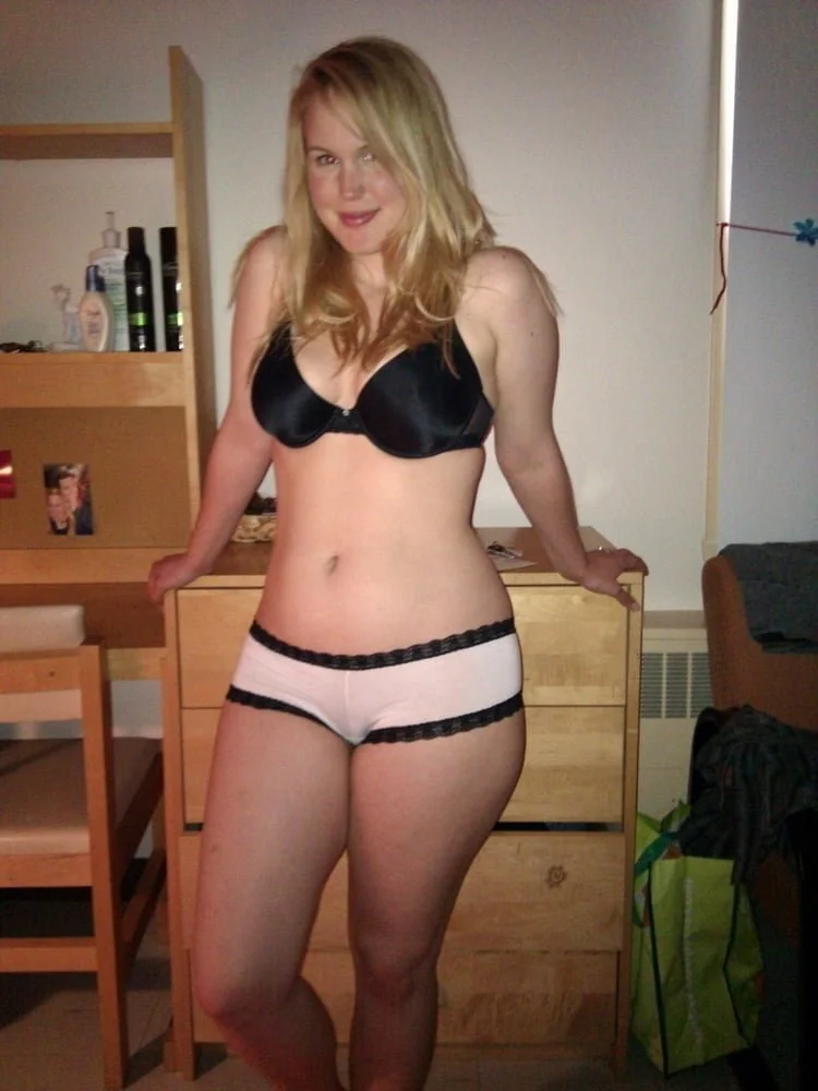 Canadian slut Vanessa submitted image 26