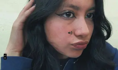 Que opinan de mi amiga, le encanta enseñar el culo, la putita 🤤🤤 cover image
