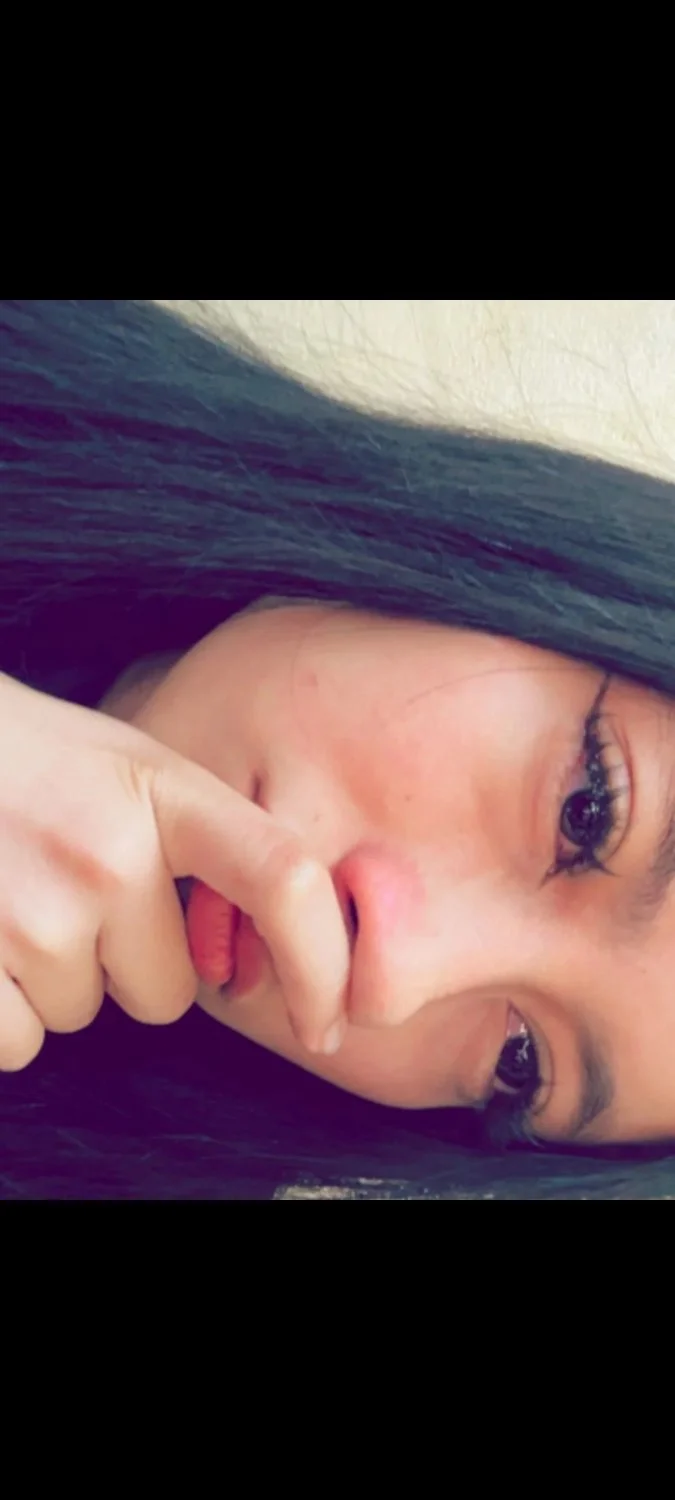 Que opinan de mi amiga, le encanta enseñar el culo, la putita 🤤🤤 image 15