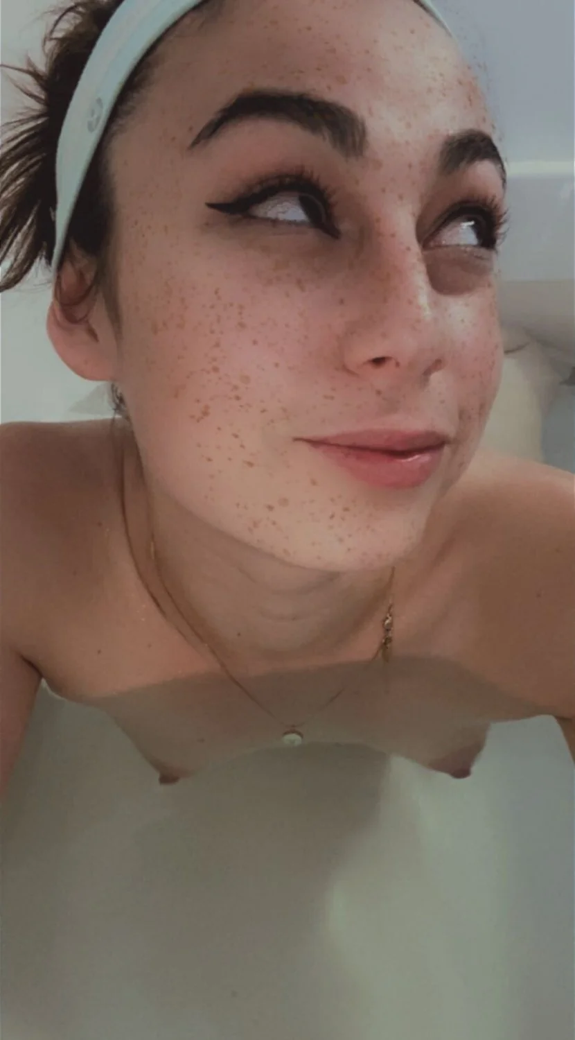 Canadian Slut Shayanne image 7